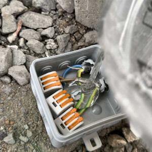 Résine dencapsulation électrique époxy IP68 & IP69 jusquà 1000 volts 2,25kg incolore (transparente), étanche pour boîtes de dérivation, circuits imprimés, manchons de câble, etc.