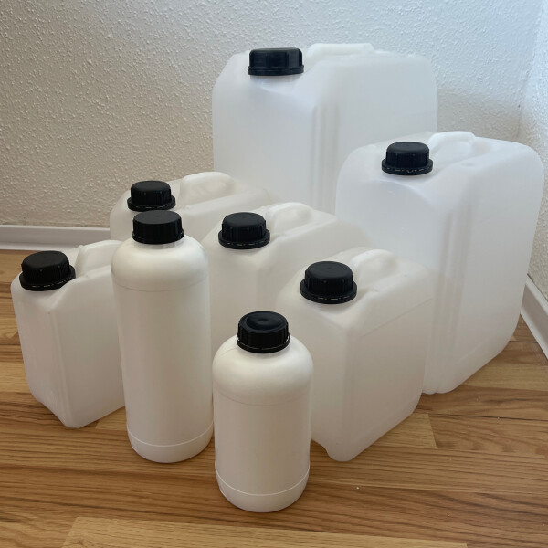 Bidon DEau & Marchandises Dangereuses Un Bidon,Bouteille Récipient